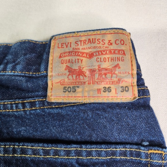 Levis 505 Regular Fit Jeans Mens 36x30 Dark Wash Straight Leg Blue Denim - Picture 13 of 14